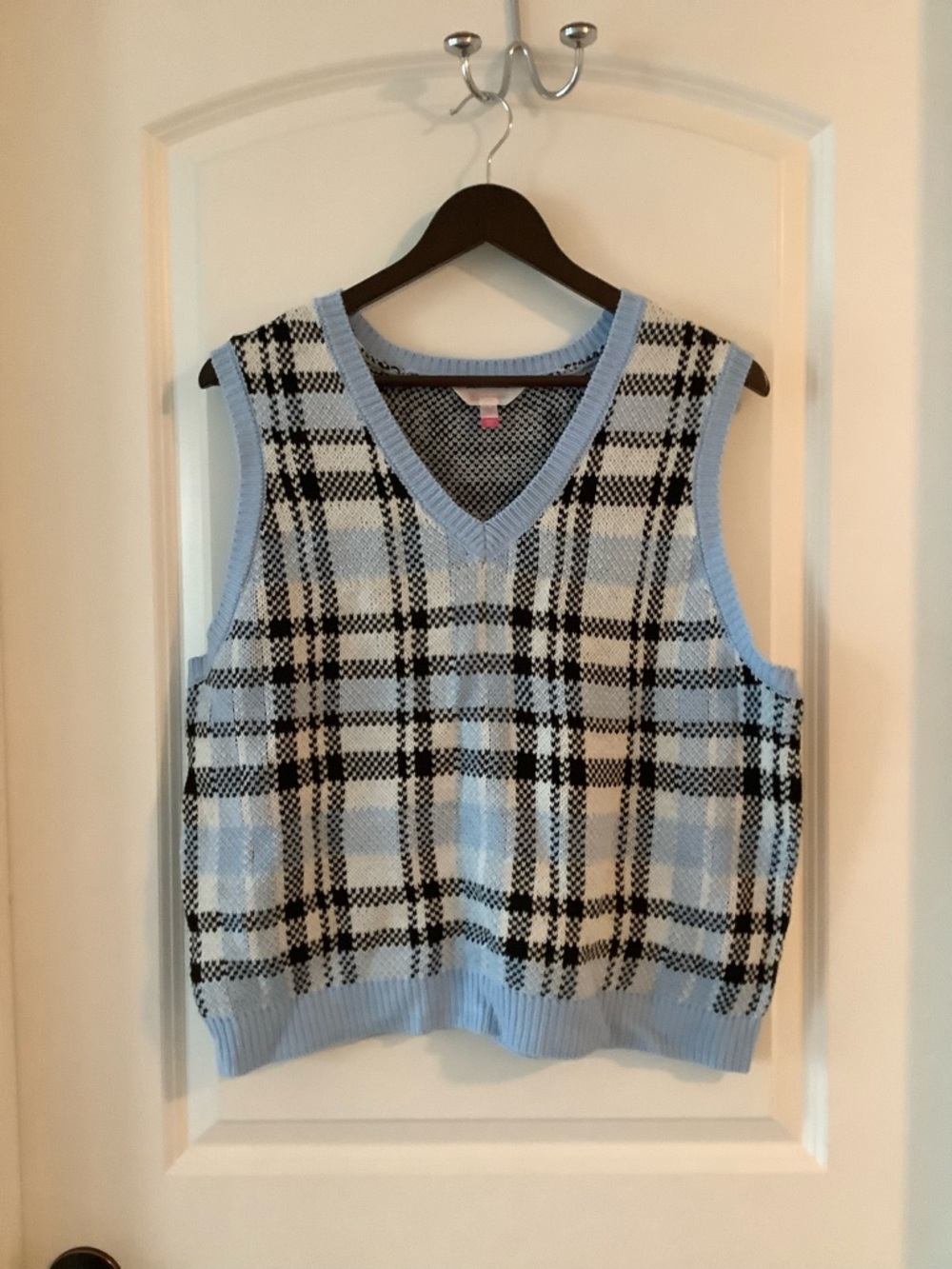 No Boundaries Light Blue, Black & White Plaid Knit V-Neck Vest